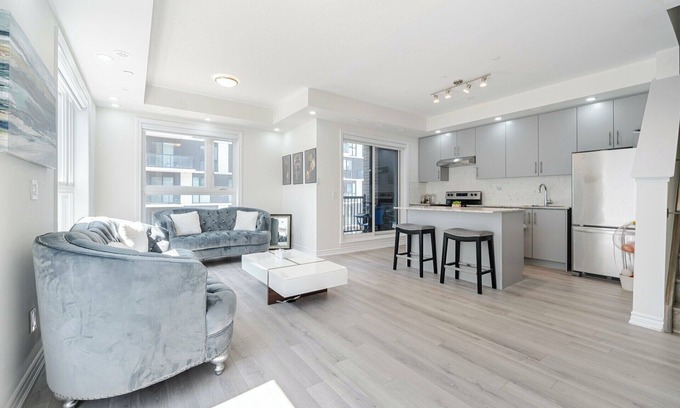 Oakville House | New Multi-Level Townhome with Rooftop & Parking