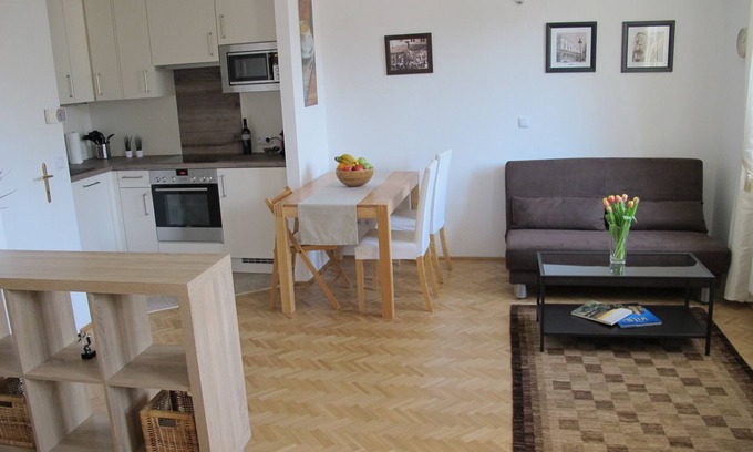 Hietzing Apartment | NEW! Nice residential area, close to attractions, metro & great infrastructure