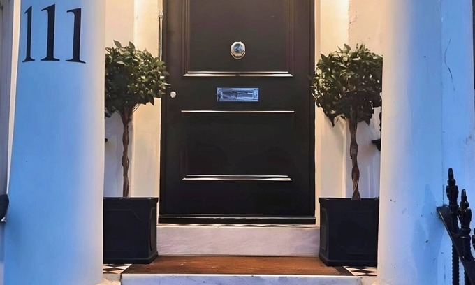 Notting Hill Condo | *NEW* Notting Hill - It's The One One One! (2)