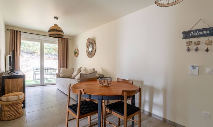Mimizan-Plage Apartment | New Oceanfront Apartment for 4 with Terrace, Wi-Fi, Parking, and Bike Storage in Mimizan
