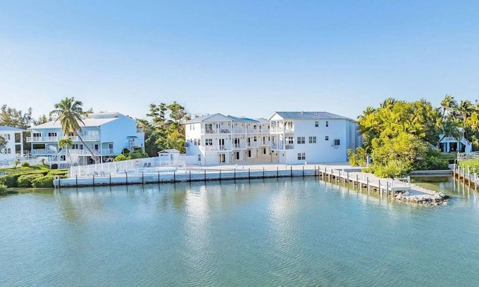 Islamorada House | NEW - Oceanfront FL Keys Home w/Pool, Free Dockage, Gameroom, Private Balcony