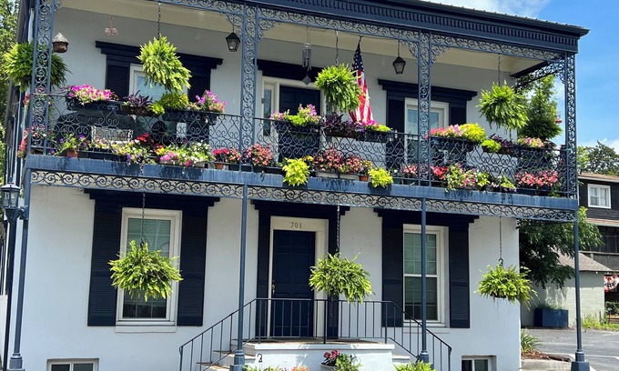 Sweetwater Apartment | New Orleans inspired 2bed/2bath in the heart of Historic District Sweetwater