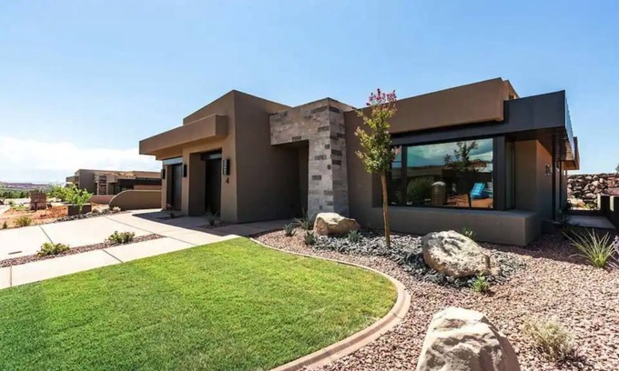 Ivins House | *New Owner Special* Stunning Luxury Home near Tuacahn and Snow Canyon