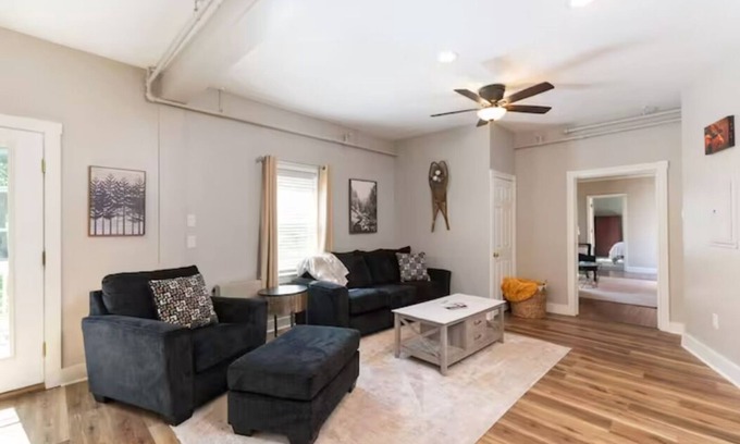 Intervale House | NEW! Pet friendly, cozy & spacious condo minutes to N. Conway, skiing & hiking