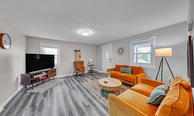 West Mifflin House | NEW! Pet-Friendly 4BR Near Kennywood & Pittsburgh