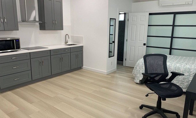 Santa Clara House | New Private Studio with Bed, attached bathroom and kitchen with SS appliances.