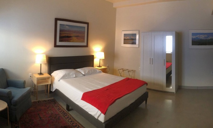 Badger House | New Property Fully ADA Accessible Sleeps 2 15 minutes from Downtown Fairbanks