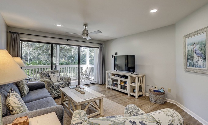 Shipyard Plantation Condo | New Property! Updated Luxury Golf View Condo Beach gear & bike rentals included
