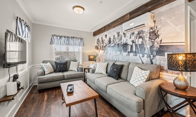 Wallingford Center Apartment | New Railside Residents