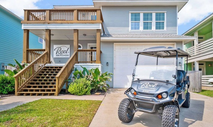 Port Aransas House | New Reel Beachin PvtHeatedPool Golf Cart Sleeps 12