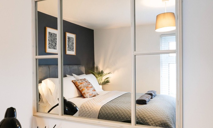 Royal Tunbridge Wells House | NEW! Refurbished 2-bed city centre House w/ Wi-Fi!