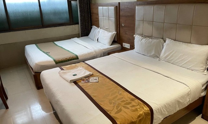 Vile Parle Hotel | New Regal By Glitz Hotels