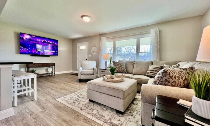 Trenton House | New remodel exquisite master suite Trenton, Ohio