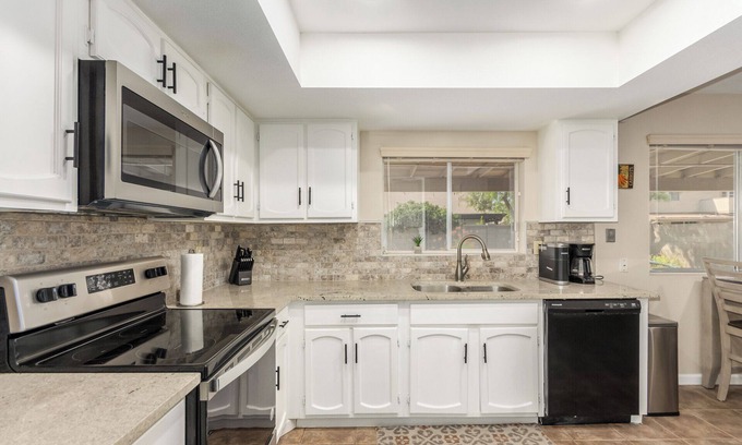 Dobson Ranch House | NEW! Remodeled & Fresh - Community Amenities Included! 30-Night Min Stay