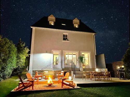 Saint-Lunaire House | NEW Remodeled Home 4Bed/3.5Bath, Walking to BEACH!