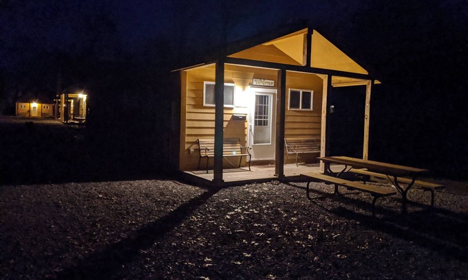 Hico Cabin | New River Cabins #5- New River & Activities - 4 min away - Sleeps up to 4 people