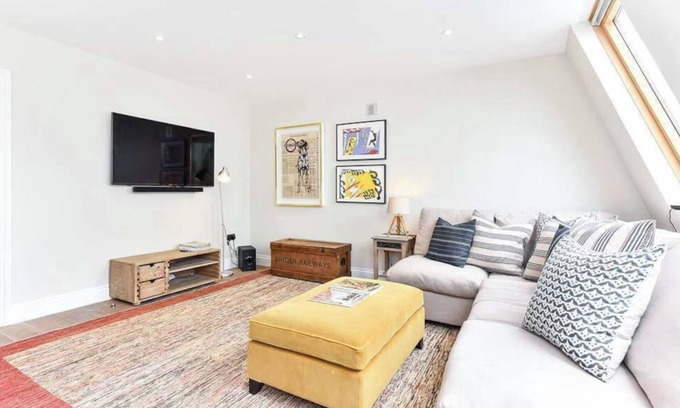 Golborne Apartment | (New) Rooftop eyrie in heart of vibrant Notting Hill