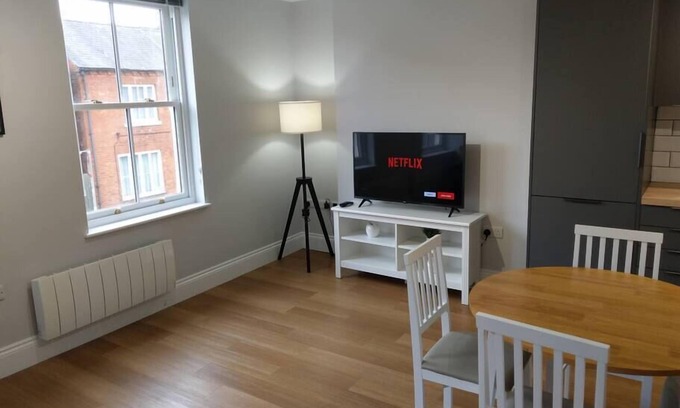 Husbands Bosworth Apartment | New Serviced 2-bed Apartment - inc private parking