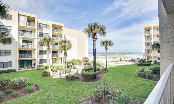 New Smyrna Beach Condo | New Smyrna Beach Condo w/Ocean-View Balcony!