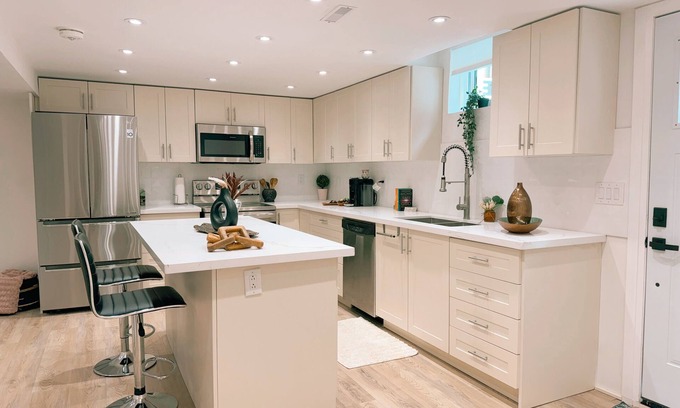 York Regional Municipality House | New Spacious Airy Newmarket Guesthome