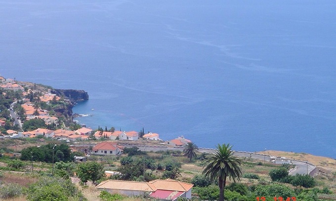 Canico Apartment | New & Spacious Apartment with great sea view - free & fast WI-FI