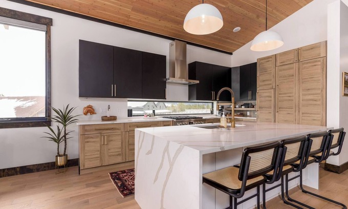 Georgetown House | New, spacious home at Georgetown
