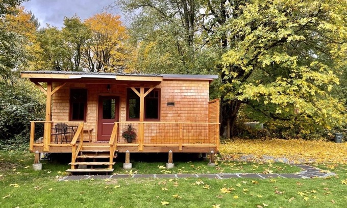 Deming Cottage | New, spacious tiny house close to Mt. Baker and Bellingham