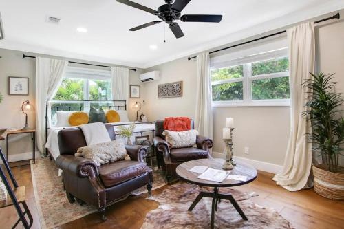 El Cid Apartment | New Studio Apartment w Kitchen - A