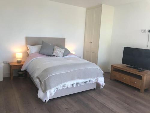 Doolin Apartment | New studio near Lahinch, Doolin & Cliffs of Moher