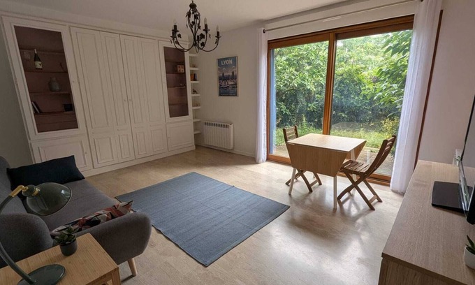 Margnolles - Rhone Apartment | New! Studio with private garden - Caluire proche croix rousse. Garage available