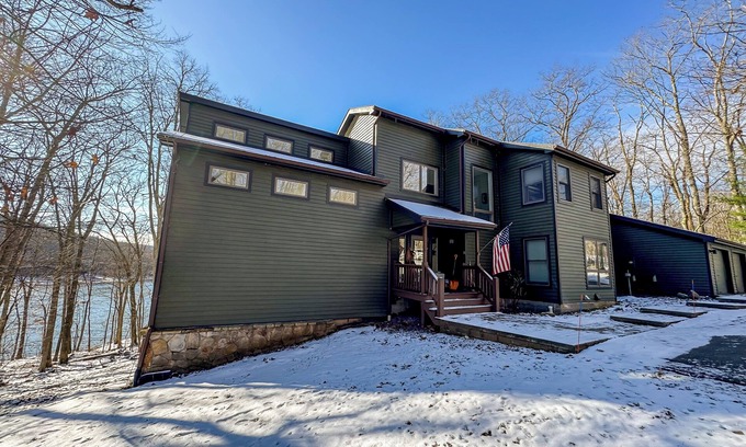 McHenry House | New: Stunning Lakefront Home with Free Kayaks, Toys + More