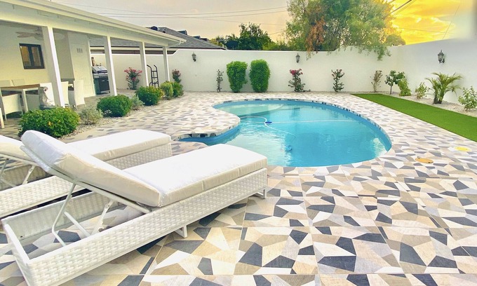 Cavalier Vista House | NEW!STUNNING LUXURY & GLAM |OLD TOWN SCOTTSDALE |DUAL PRIMARY BDRMS |HEATED POOL