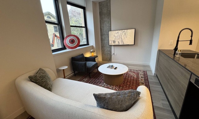 Downtown Halifax Apartment | *NEW Stylish 2B/1B Downtown Halifax