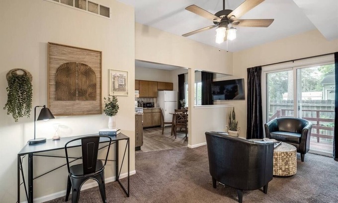 College Heights Apartment | NEW! Stylish Sanctuary Near EMU: Ideal for Med Students