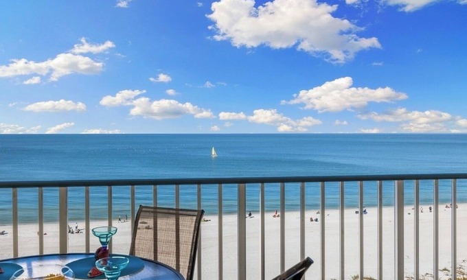 Marco Island Condo | 🏖️ NEW! Stylish Totally Remodeled Beachfront Apollo Condo 7th Floor ocean view