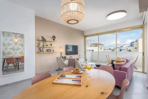 Tel Aviv Apartment | New Sunny 2BR By Bograshov Beach