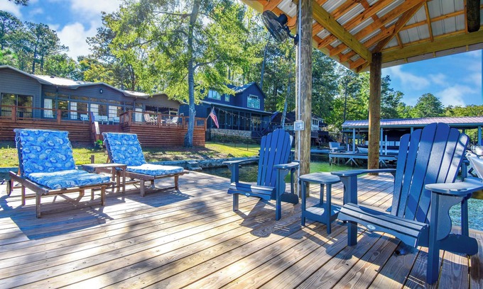 Eclectic Cabin | New! Sweet Retreat by Big Fish Real Estate Group at Lake Martin