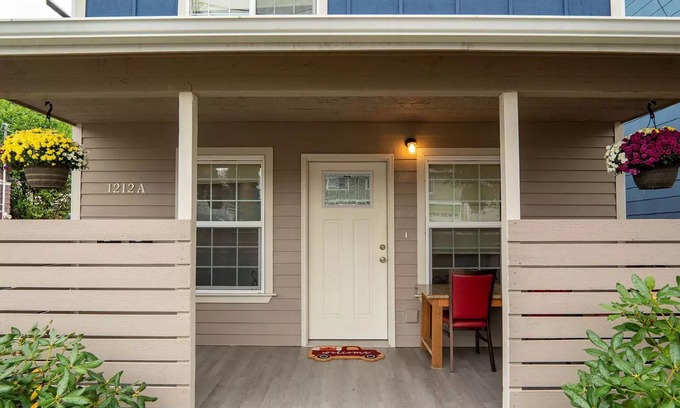 Hilltop House | New Tacoma Home Near Hospitals and Downtown