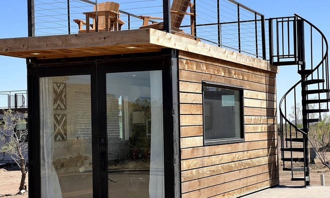 Alpine House | New The Buffalo -shipping Container in Alpine