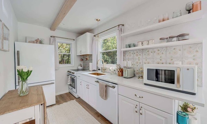 Front Royal House | New | The Rosewood Retreat | Cozy Cabin w/Hot Tub