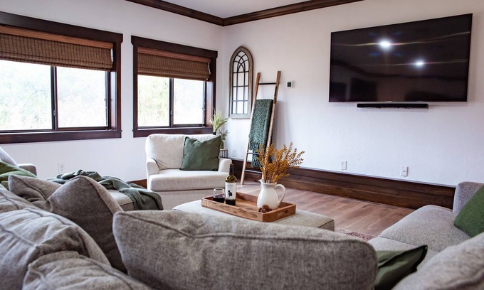 Medicine Park House | New! The Sanctuary House w/mountain view sleeps 14