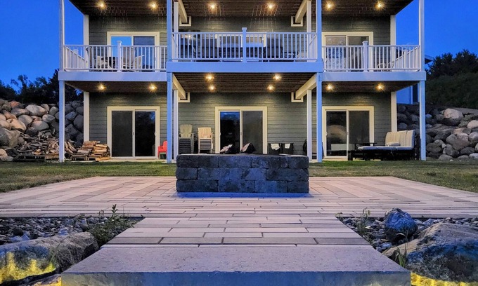Crandon House | New Three Story Beach House on Beautiful Clear Lake!