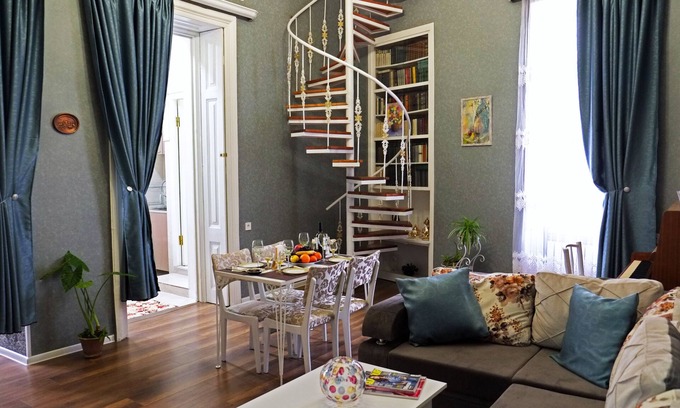 Chugureti Apartment | New Tiflis Duplex Apartment "ELINOR"