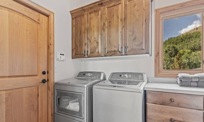 Morgan County House | New to Market Private Weber River Access Stunning Family Retreat