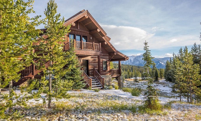 Spanish Peaks Ski Chalet | New to Market! Vast Ski In/Ski Out Big Sky Chalet