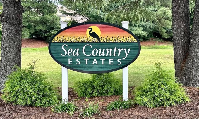 Sun Ridge Cottage | New to VRBO! Cozy cottage close to everything!