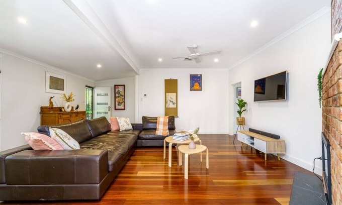 Pialligo House | New to VRBO: Delightful 3BR Escape | 9 mins to War Memorial