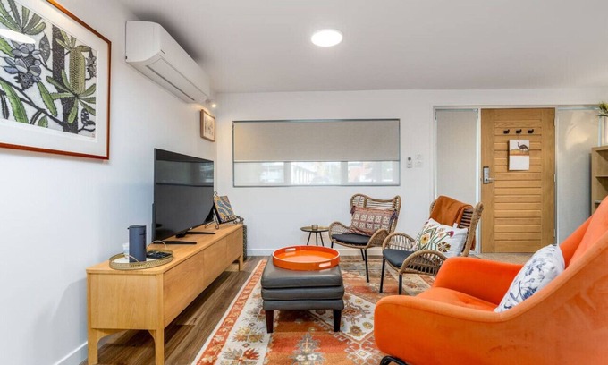 Deakin House | New to VRBO: Modern Home: Conveniently Close to Hospitals