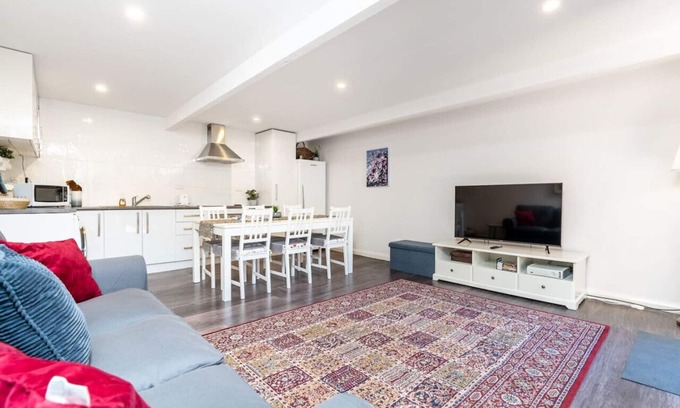 Garran House | New to VRBO: Peaceful Home near Canberra Hospital