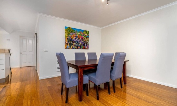 Narrabundah Apartment | New to VRBO: Spacious 2BR APT Panoramic Views, Central Location
